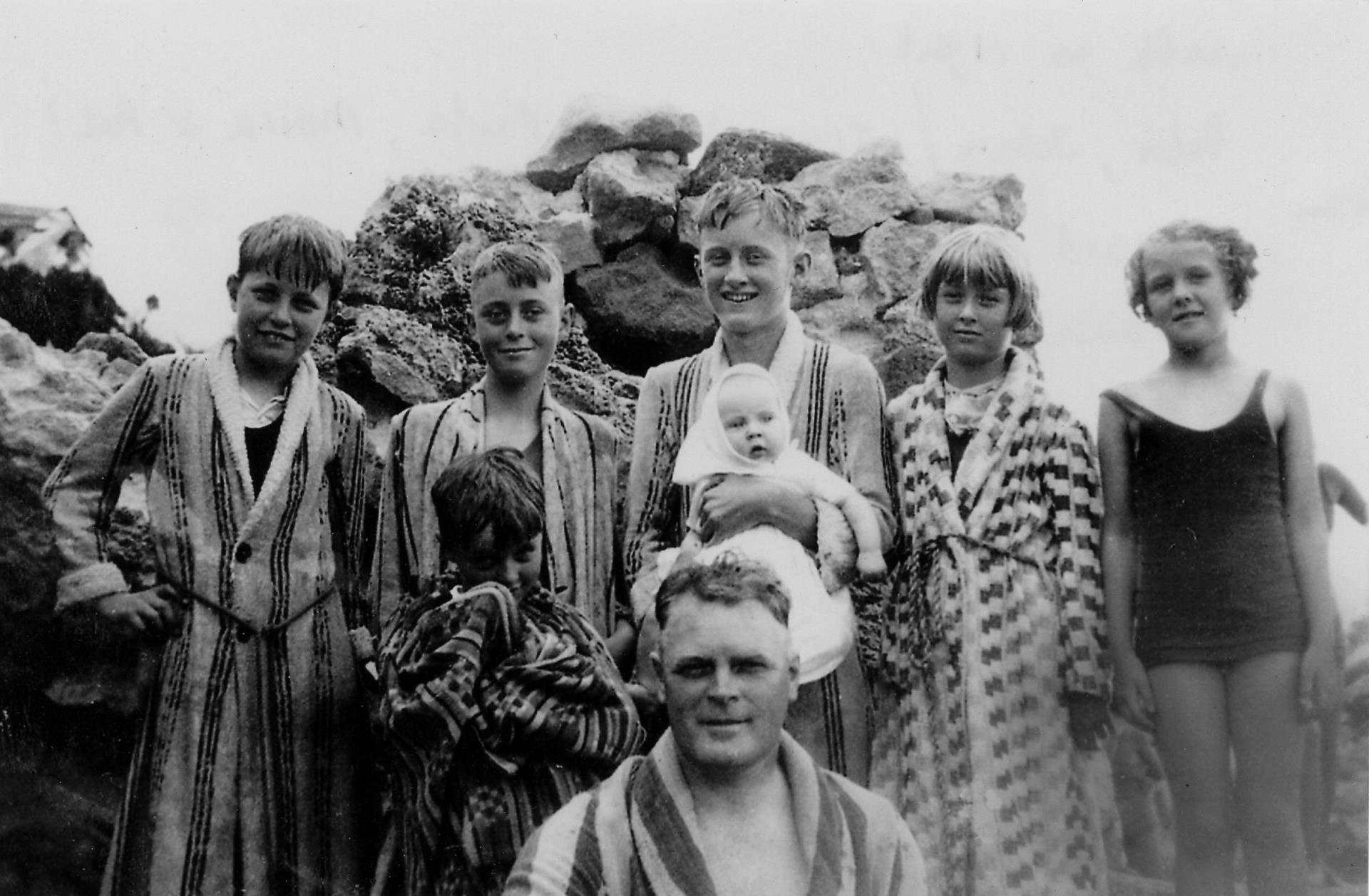 The McAdam family of North Perth (with baby Paula centre) at North Beach, 1935