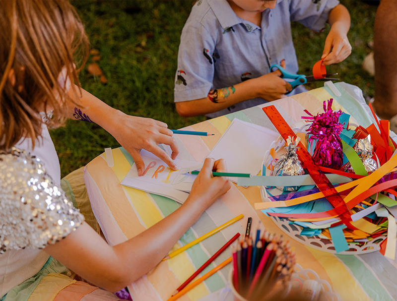 Kids in Vincent Art Session
